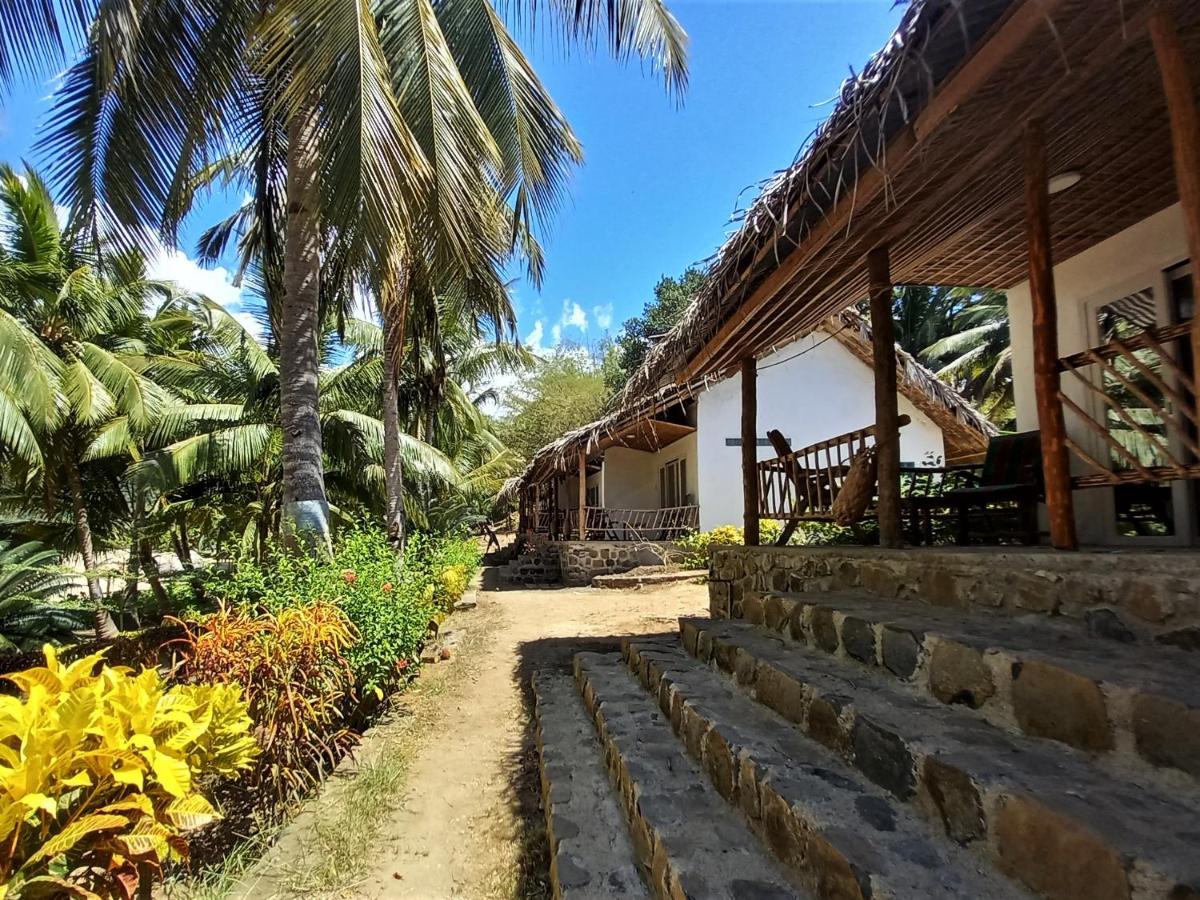 Nioumachoua Moheli Laka Lodge מראה חיצוני תמונה